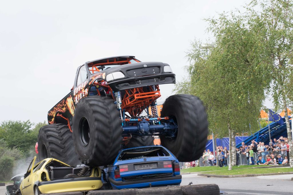 Monster Trucks Fahren Ohne Fuhrerschein Www Foerde News